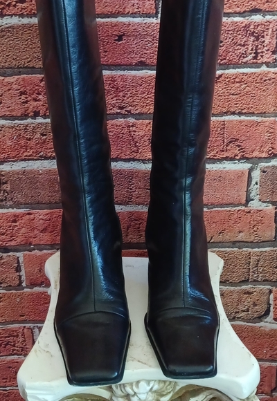 Bianco Boots - Picture 2 of 16